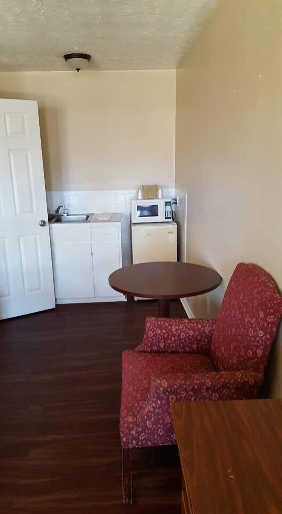 Classic Suite, 1 Bedroom, Non Smoking, Kitchen | Room amenity