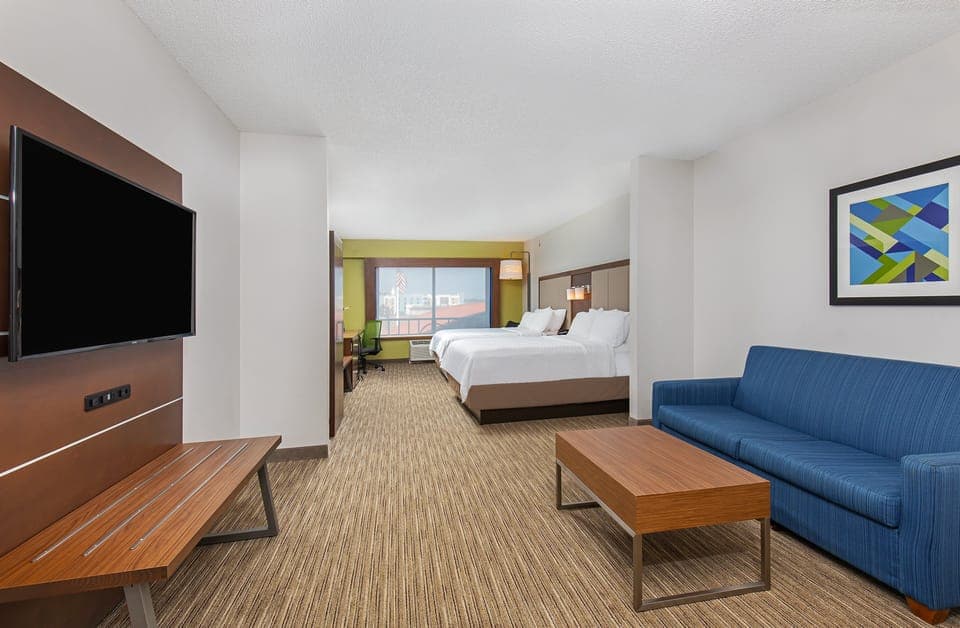 Suite, 1 Bedroom | Premium bedding, in-room safe, desk, laptop workspace