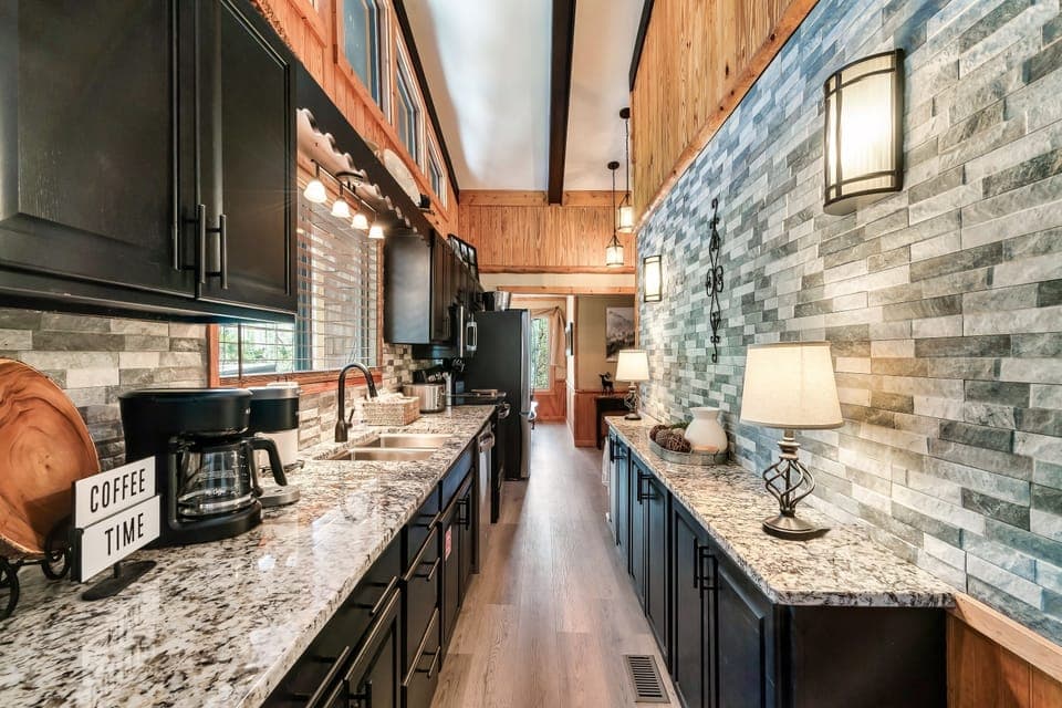 Coffee bar and serving bar