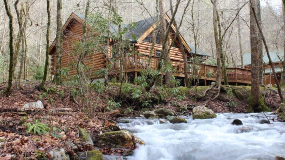 Cabin with beautiful view of Collett Creek.