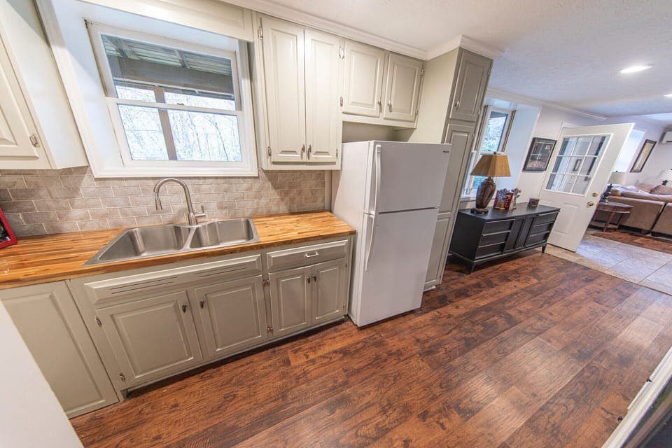 Downstairs full kitchen!