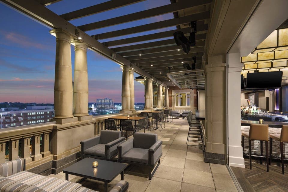 3 restaurants, breakfast, dinner served; Modern European cuisine
