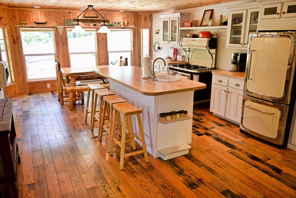 Gourmet Island Kitchen