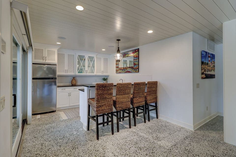 6 Brown Pelican - Downstairs Kitchenette