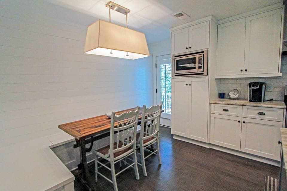 Eat in kitchen