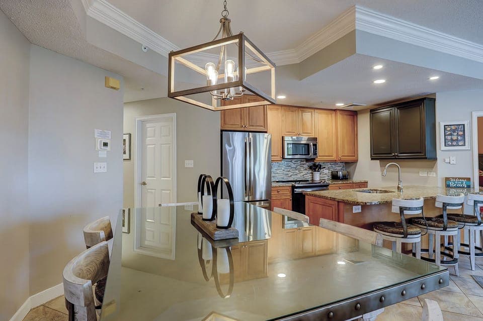 Dining/Kitchen
