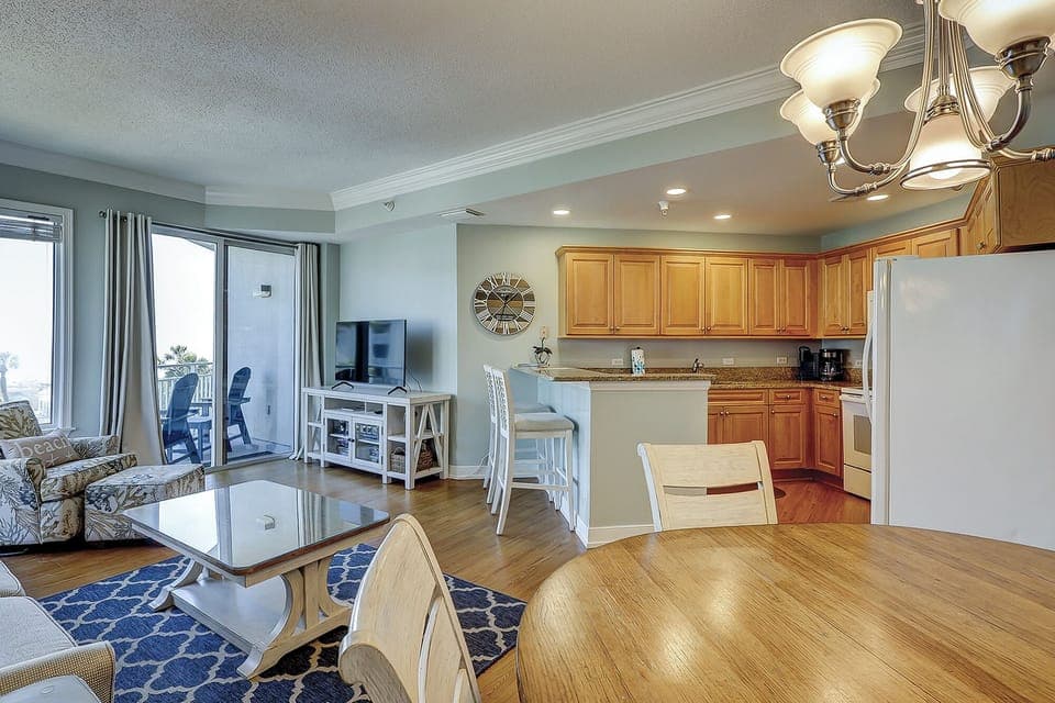 Living / Dining Area & Kitchen