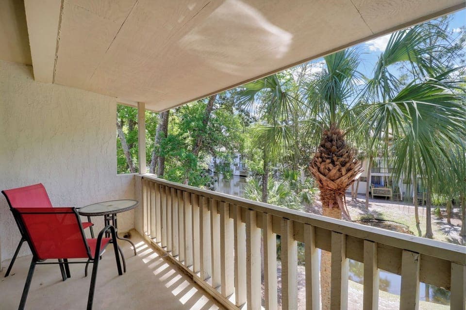 Balcony view - Great place for morning coffee or afternoon beverage.