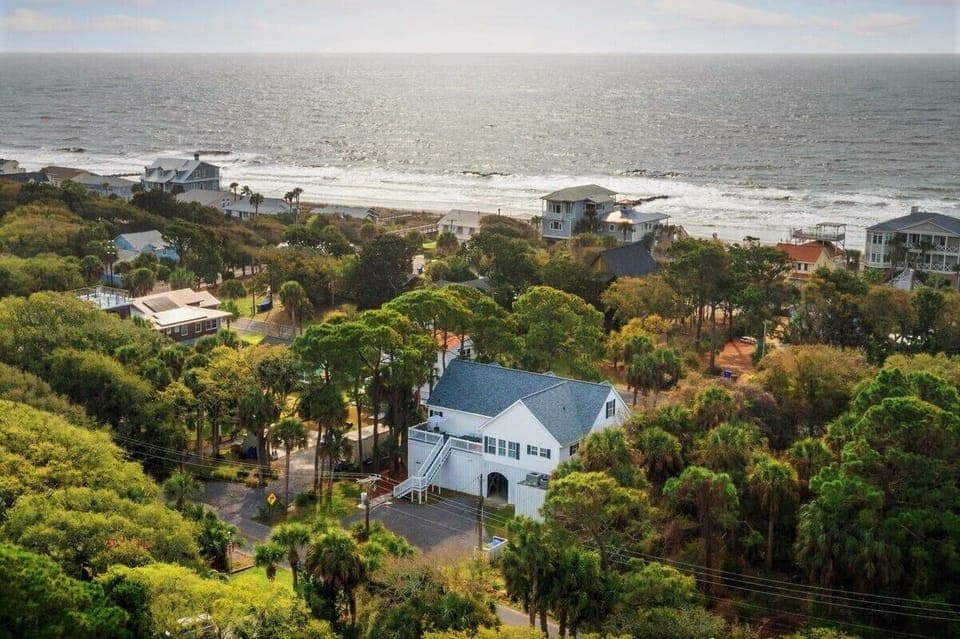 Welcome to Palms II on Folly Beach! 2 blocks to the ocean!