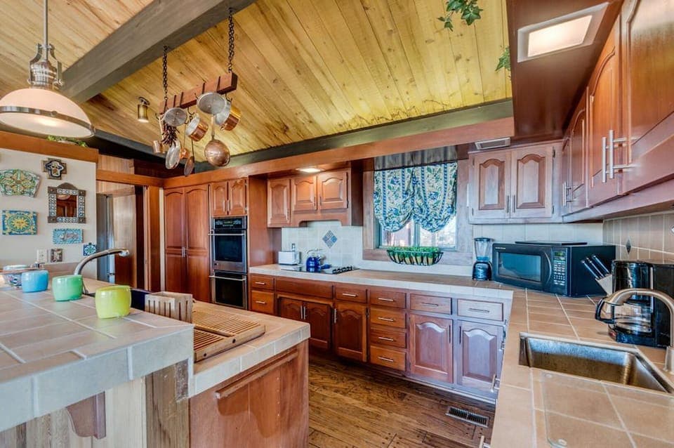 Chef's kitchen
