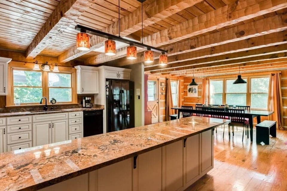 SO MUCH countertop space makes large meal preps a breeze!