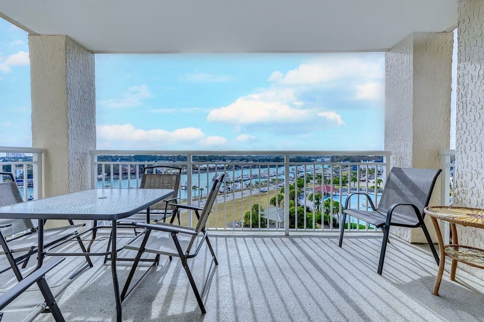 Living  area balcony