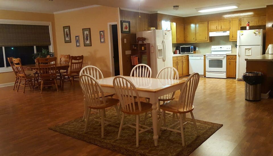 Spacious Great room with seating for 12.