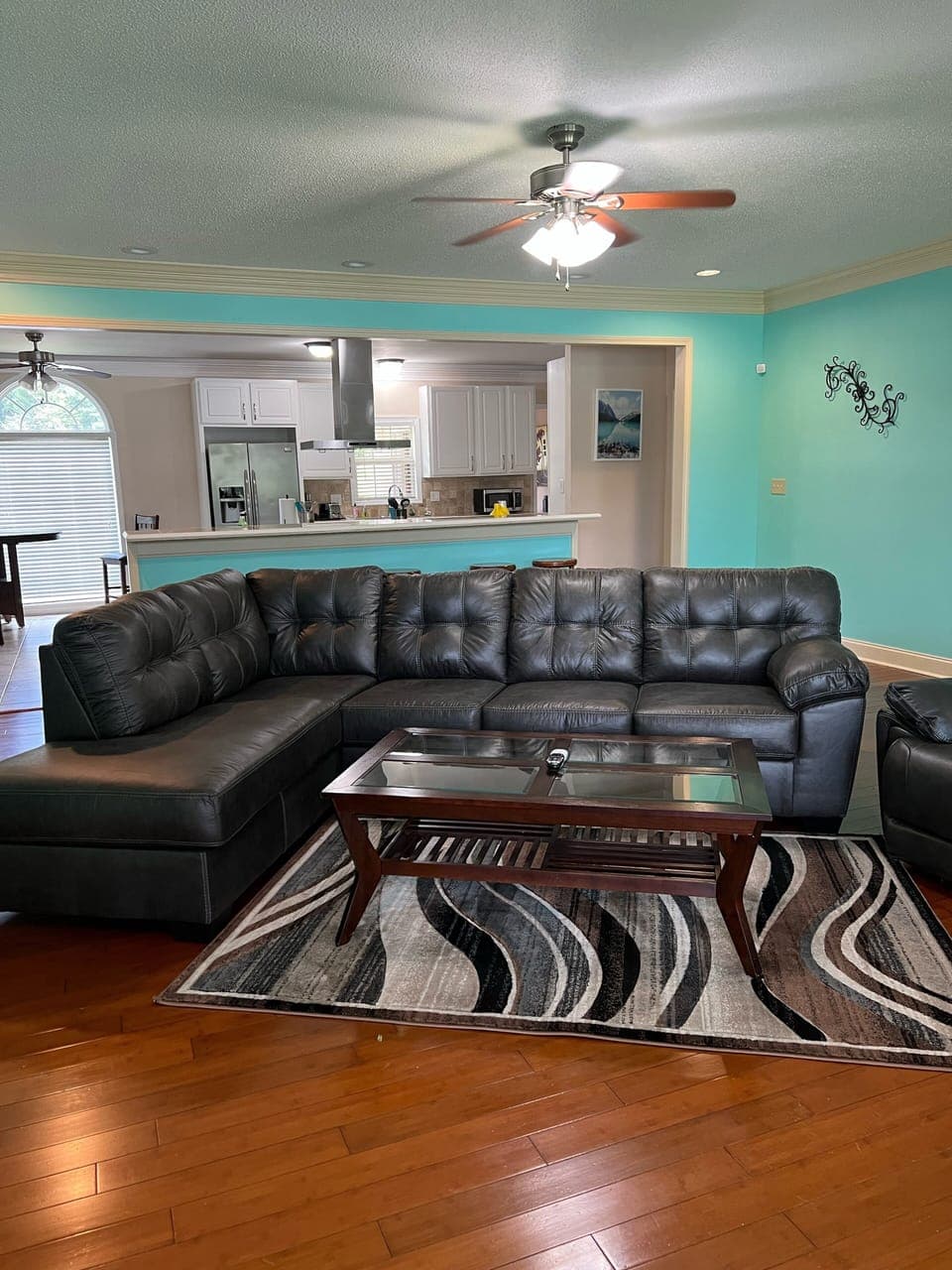 Sectional and recliner couch perfect for a big family 