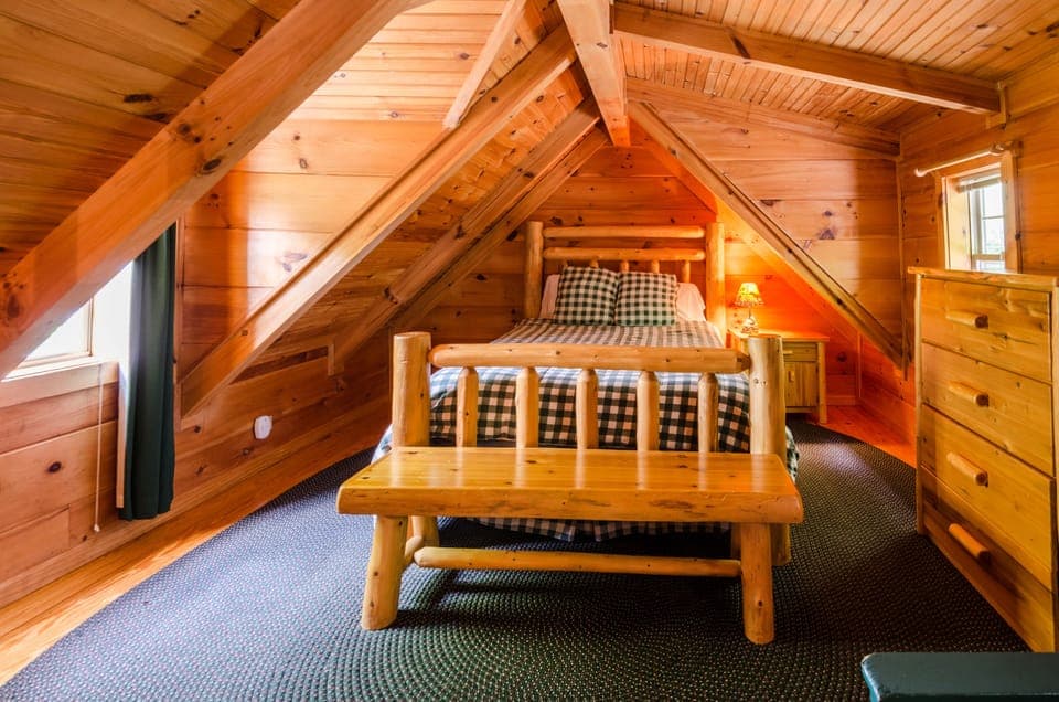 Three Bedroom Cabin The Cherokee or The Stuart | Iron/ironing board, rollaway beds, free WiFi, bed sheets