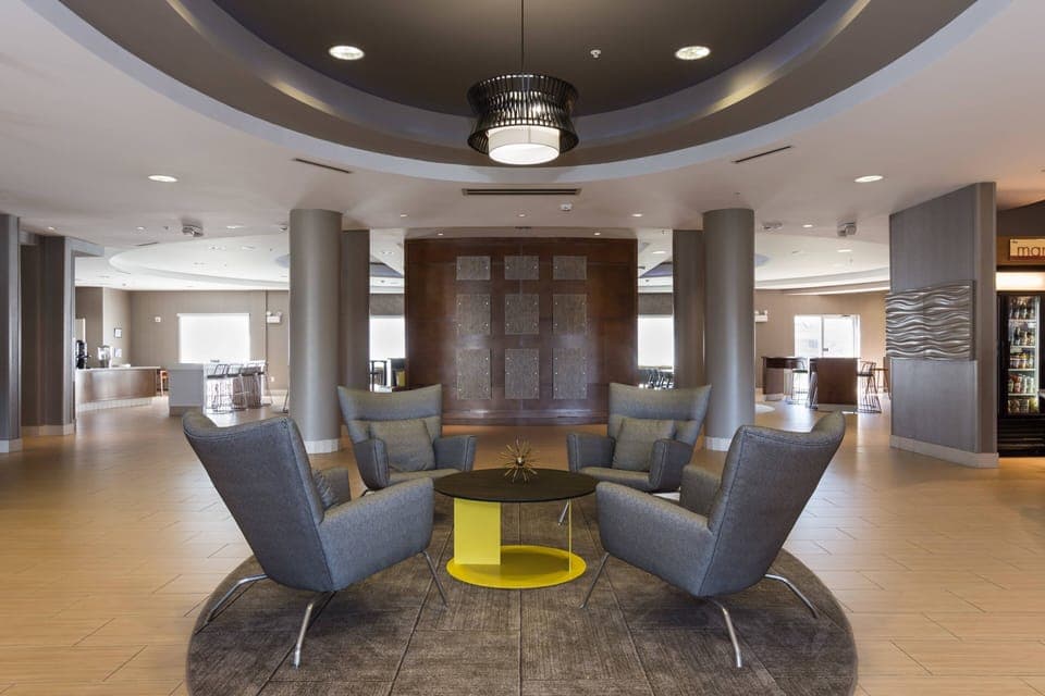 Lobby lounge