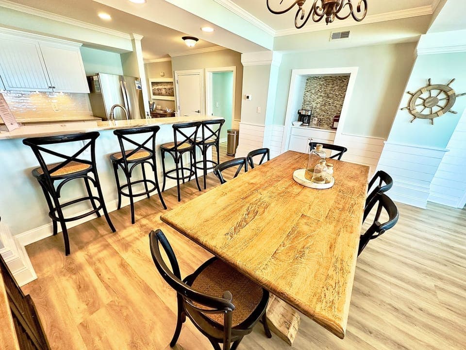 Dining and bar area