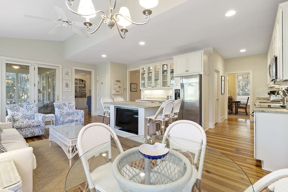 Breakfast or game table in kitchen.
