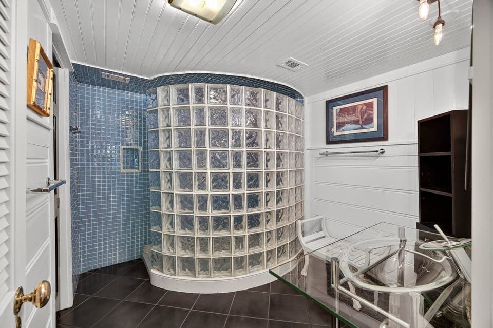 Bathroom 1 - Shower