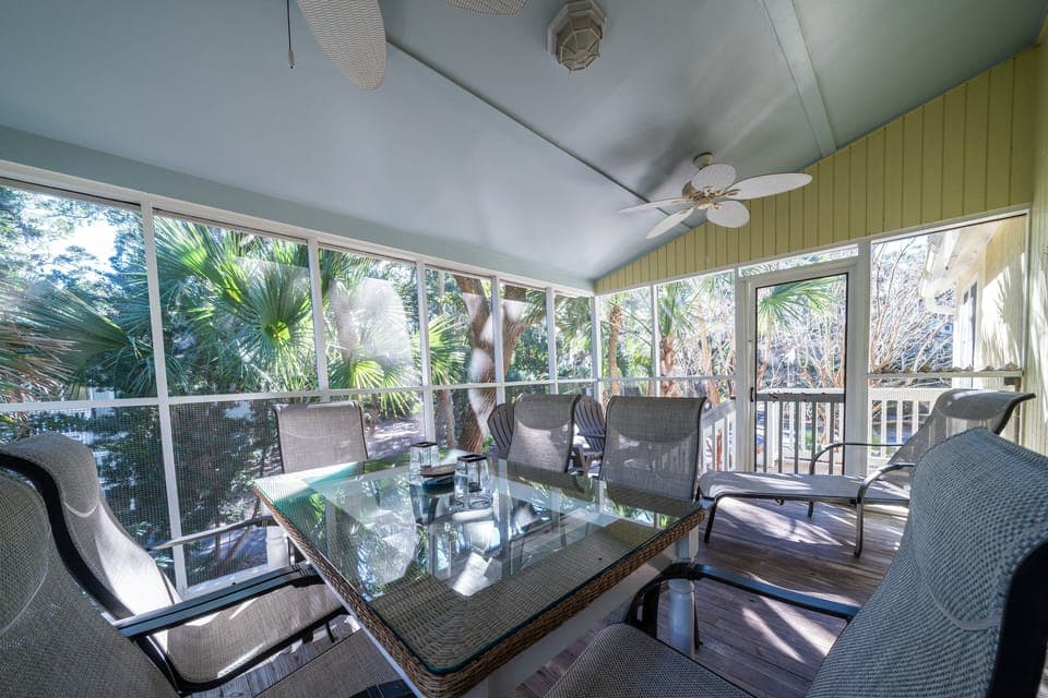 Dine on the screen porch
