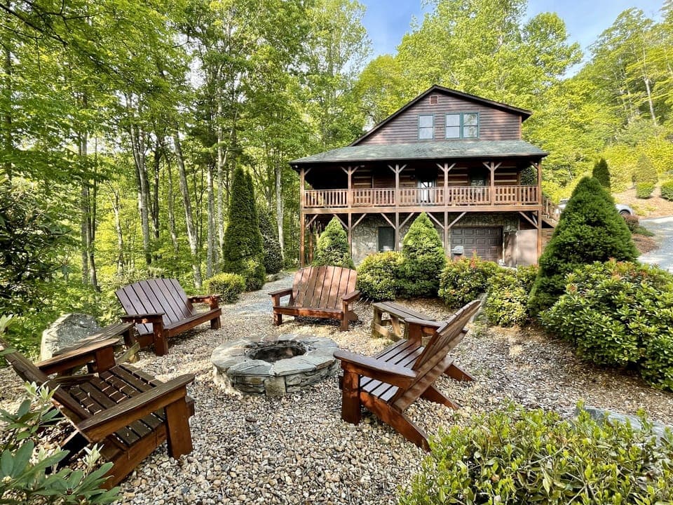 Relax and Enjoy Annalisa's Cabin
