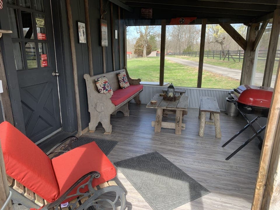 Screened in porch 