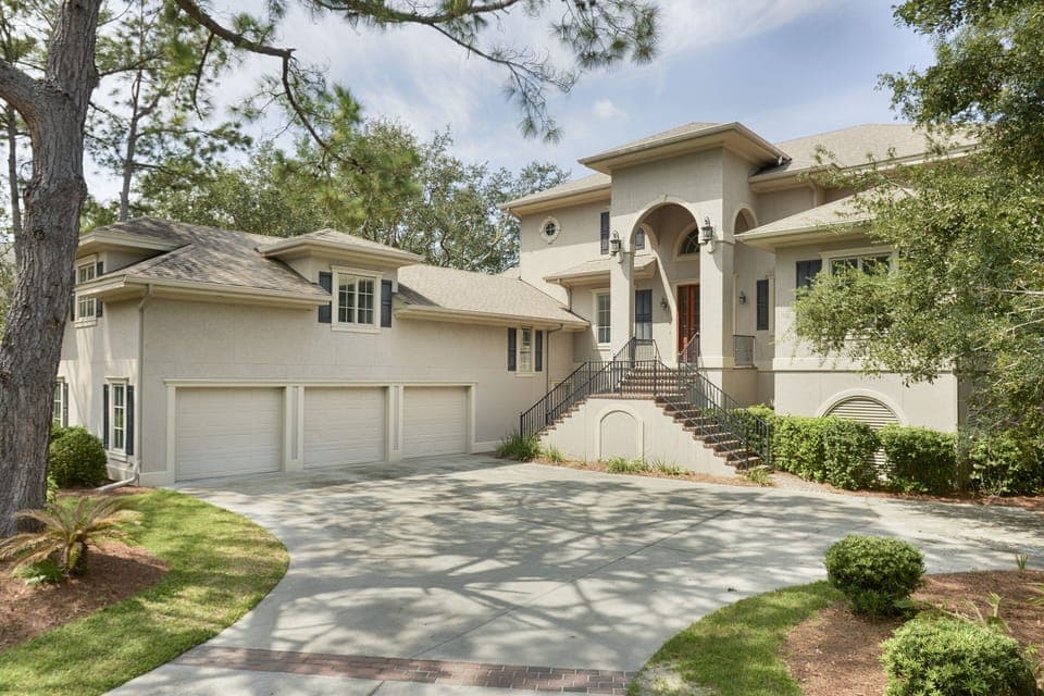 Welcome to 3 Lookout the perfect vacation retreat with 7 bedrooms and 7 baths