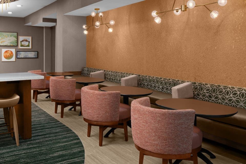 Lobby lounge