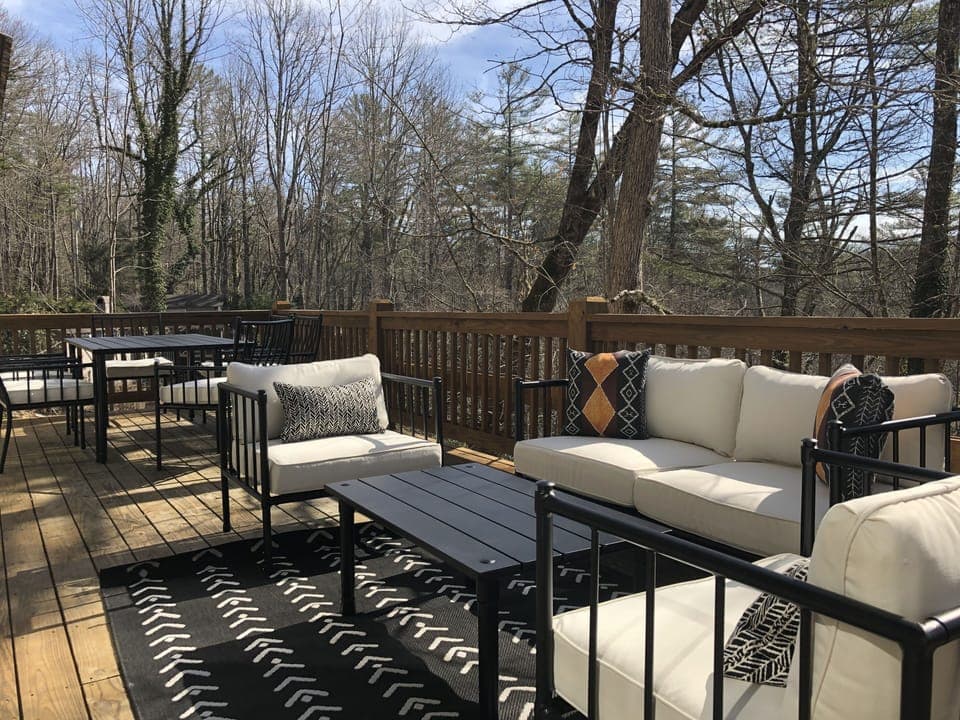 Lower Deck with seating, grill and dining table for 6