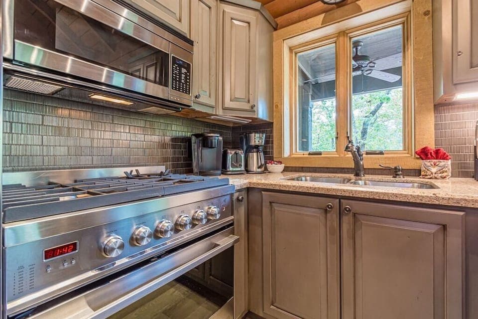 Gas Range and Oven