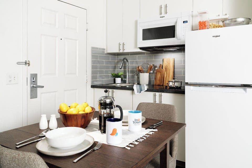 Premium Studio, 1 Queen Bed | Private kitchen | Fridge, microwave, stovetop, freezer
