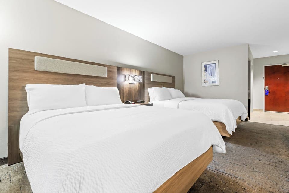 Desk, blackout drapes, iron/ironing board, free WiFi