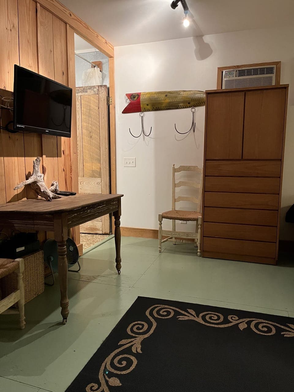 HVAC Unit - Heat & Cold (Above Wardrobe) has Remote Control.  