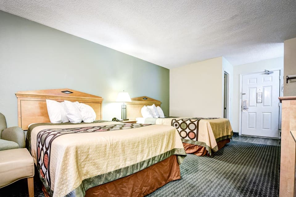 Desk, free cribs/infant beds, rollaway beds, free WiFi
