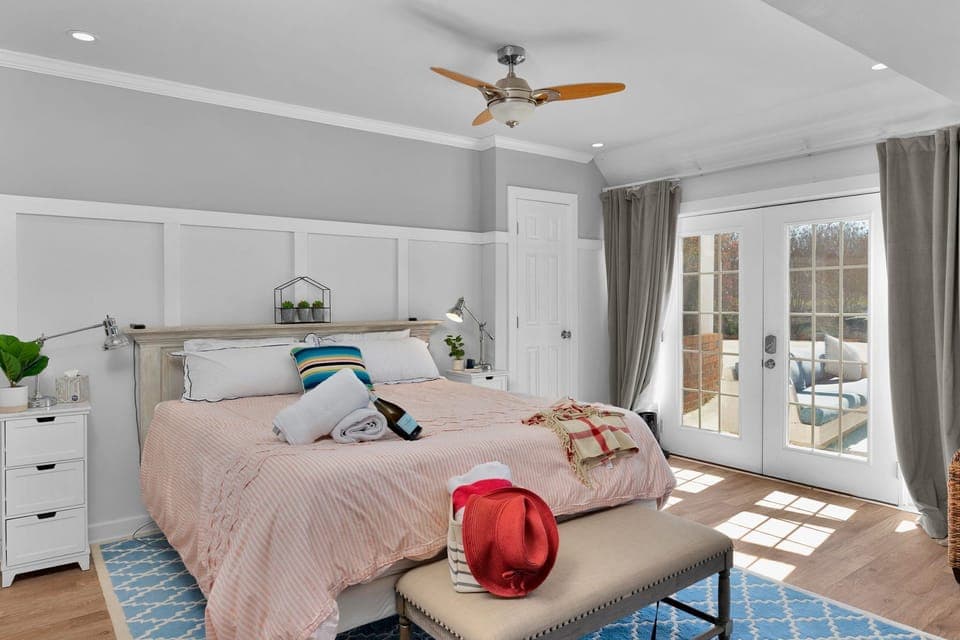 downstairs master suite cal king