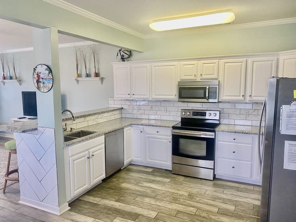Completely renovated kitchen!
