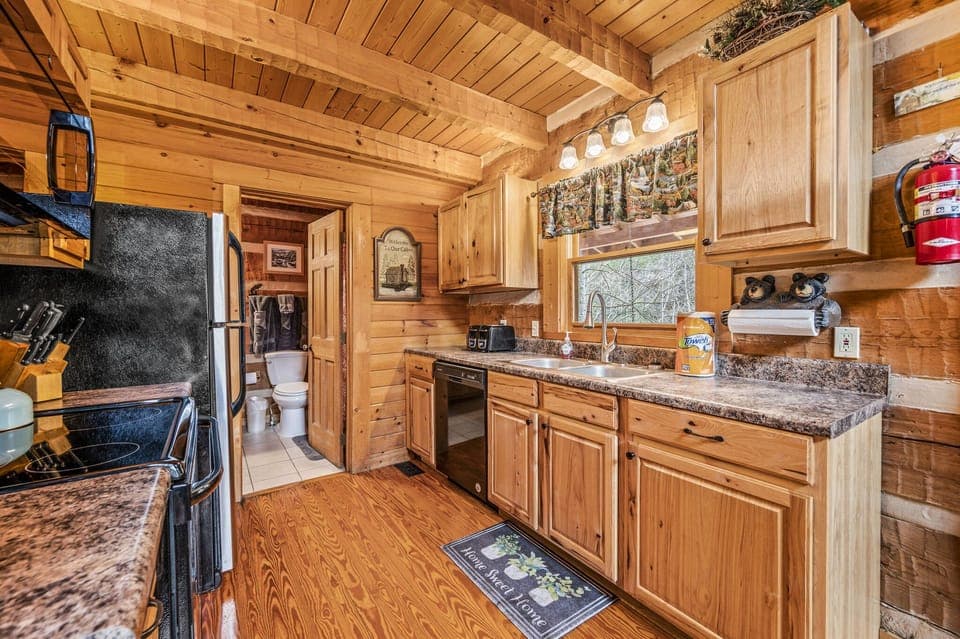 Kitchen Main Level