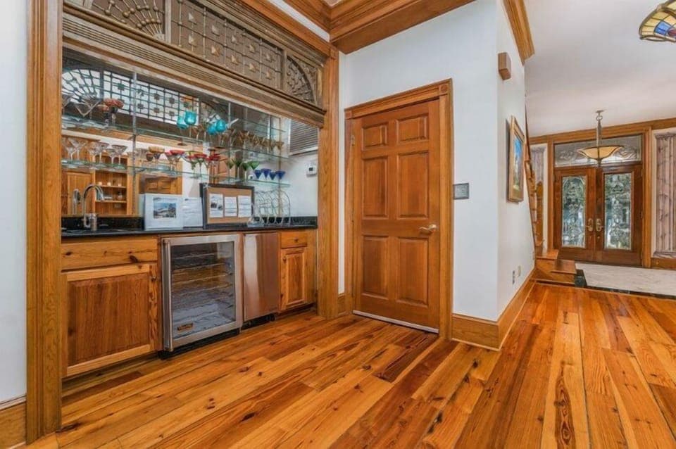 Wet bar
