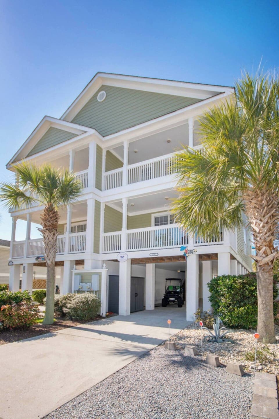 "Tiki Time" Beach House Surfside Beach, SC Steps to beach, Private Pool, Golf Cart, Putting Green. 5 bedrooms, 4 baths, Sleeps 12