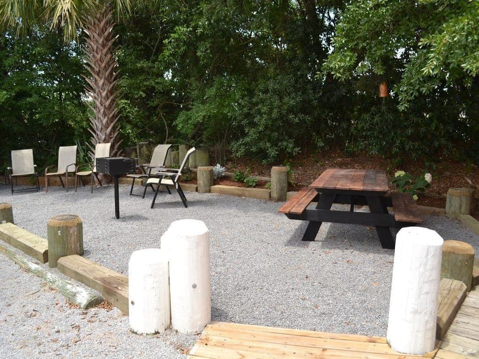This grilling area is steps away from your condo.  Great for happy hour!