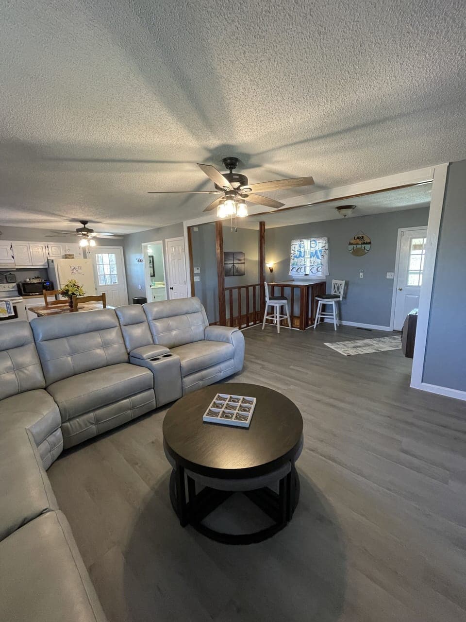 Main Floor Pic 4