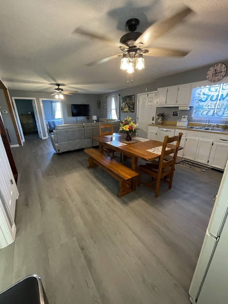 Main Floor Pic 3