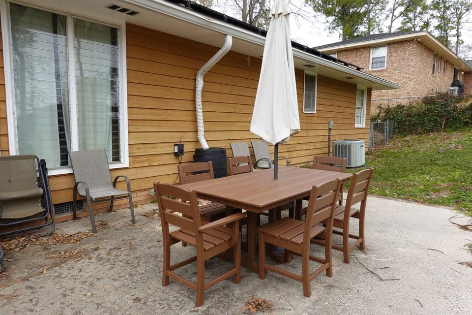 Outdoor dining