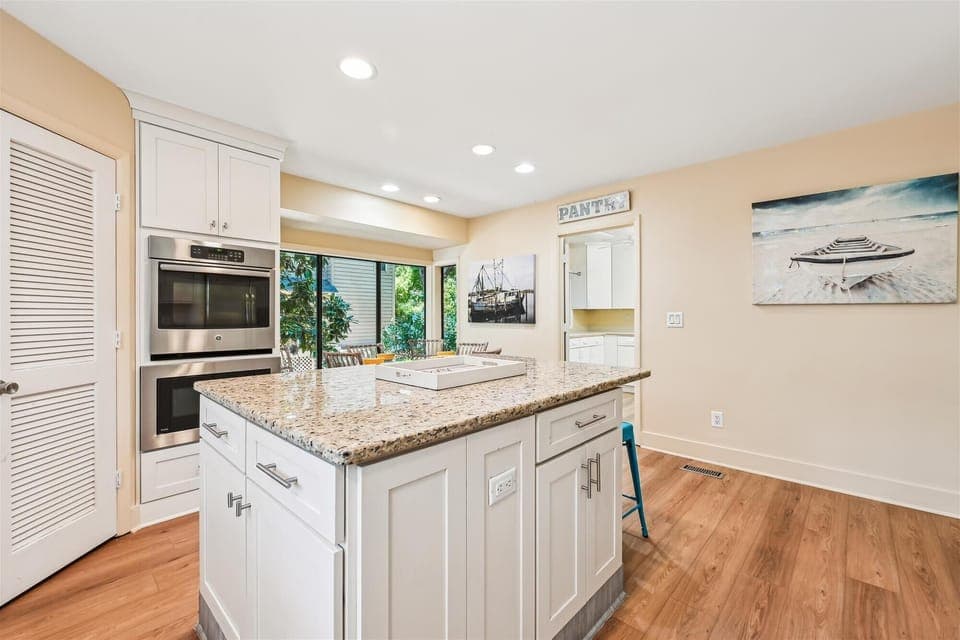 Kitchen at 2 Gadwall