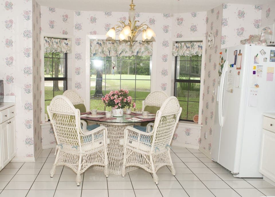 Eat-in Kitchen