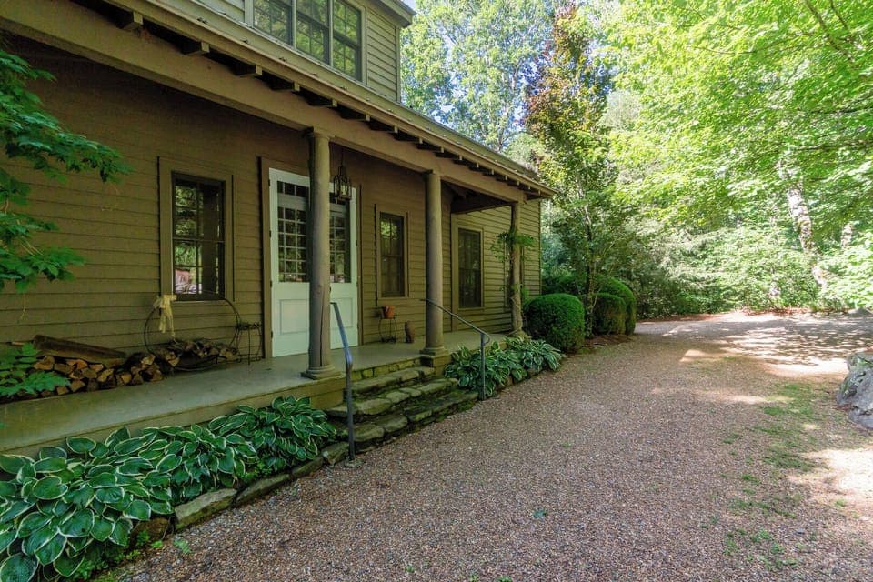 Front of Billy Cabin