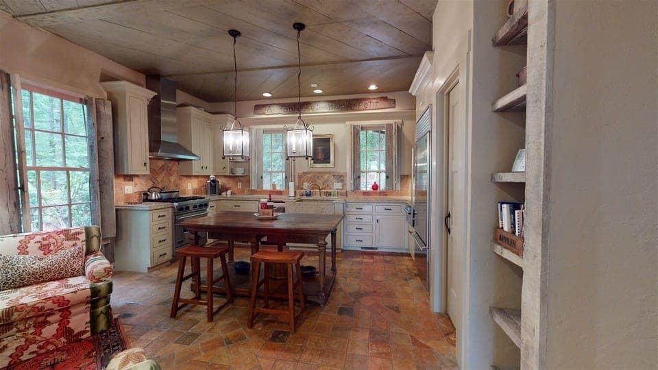 Kitchen, Main Level