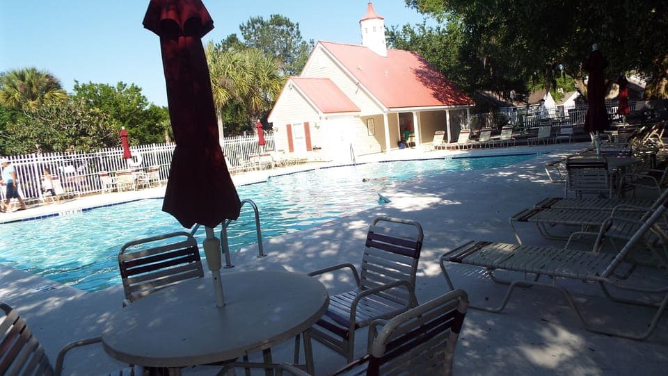  Community pool