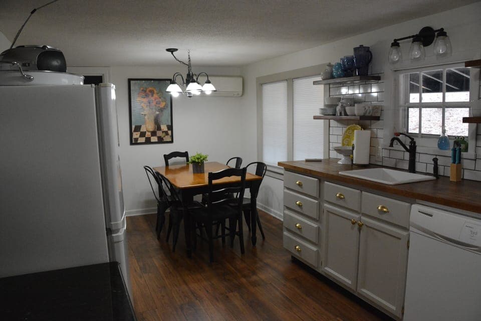 Kitchen/dining room view 3