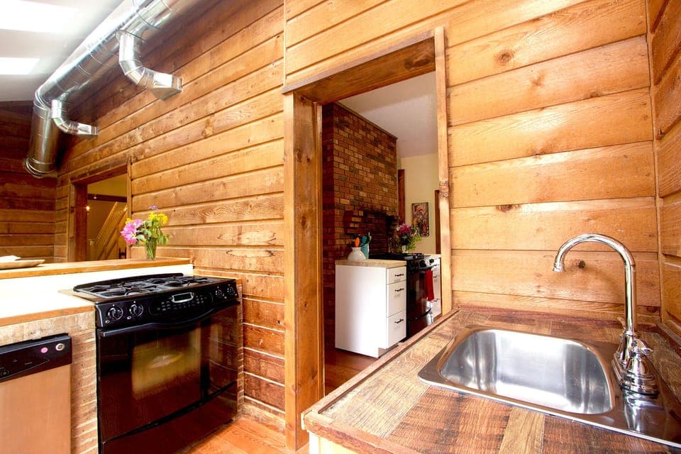 Second kitchen with sink in the sunroom.